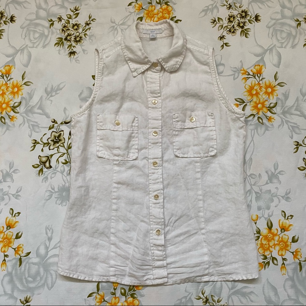 Gap Size S Sleevless Button Down Blouse - image 2